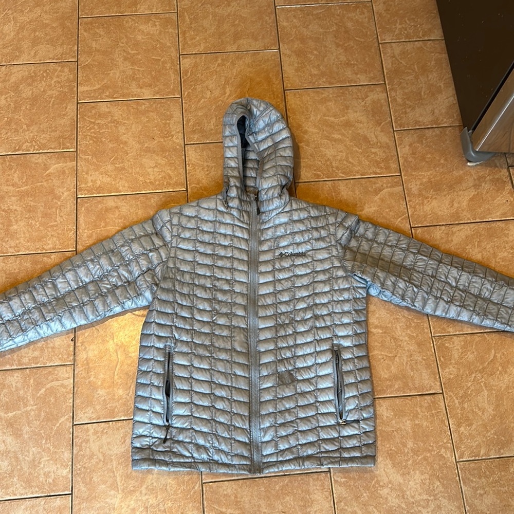 Columbia Omni-Heat zip up jacket. Unisex.